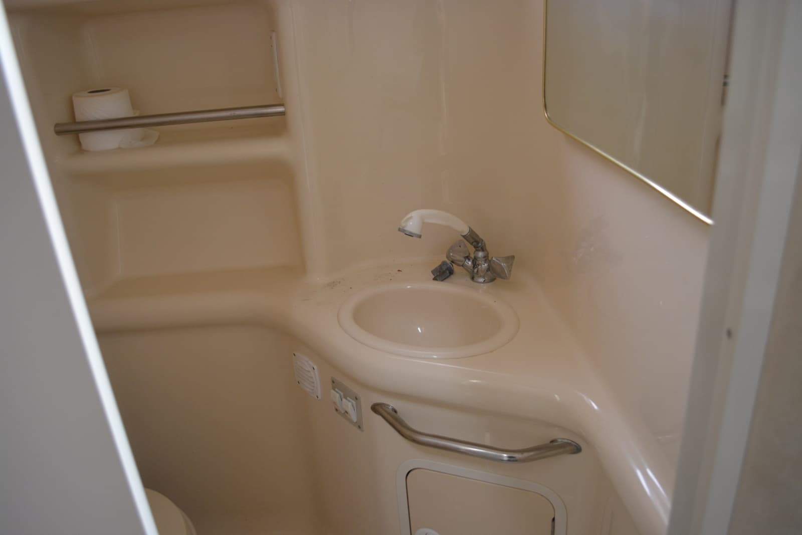 1999 Sea Ray 310 Sundancer - Photo 22