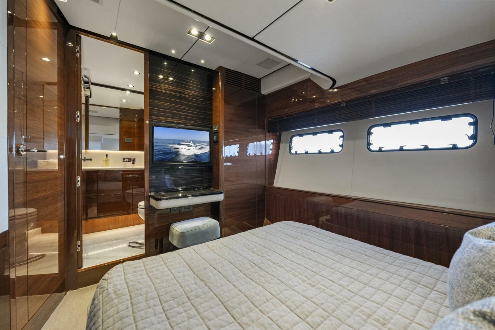 2018 Princess Y75 - Photo 35