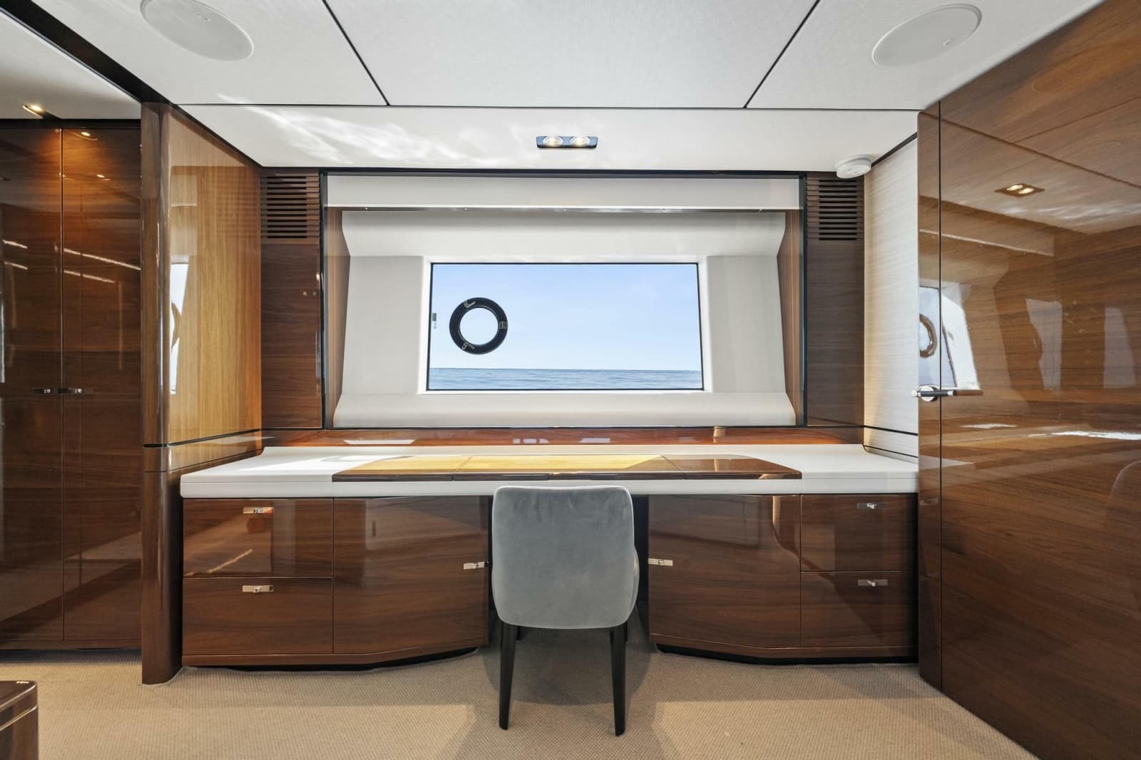 2018 Princess Y75 - Photo 27