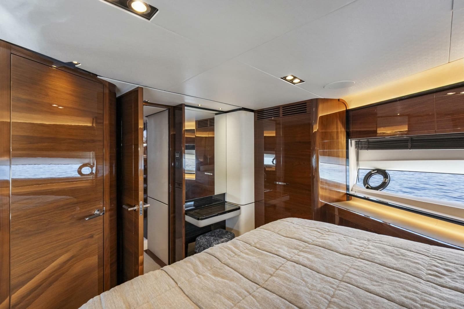 2018 Princess Y75 - Photo 40