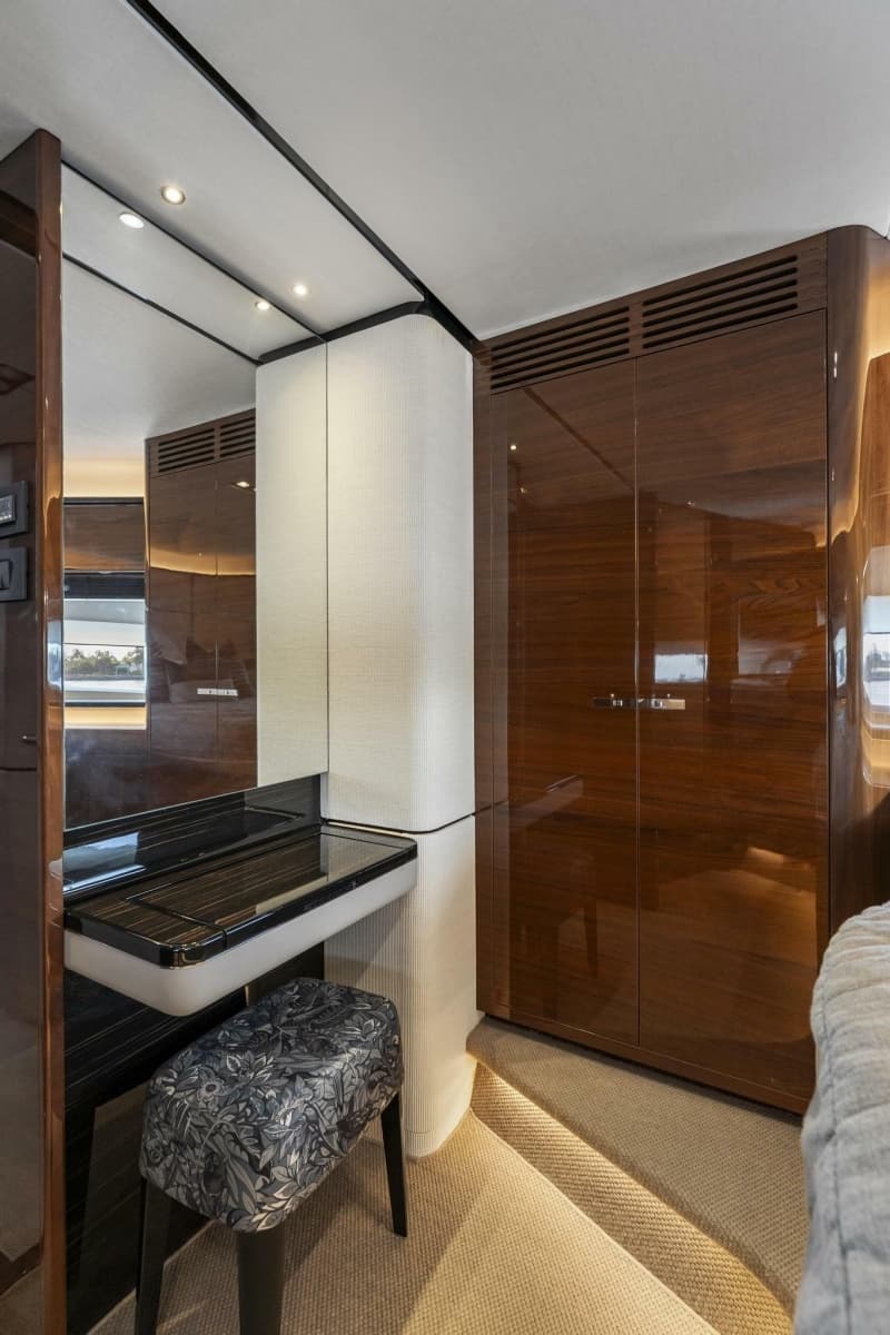 2018 Princess Y75 - Photo 41