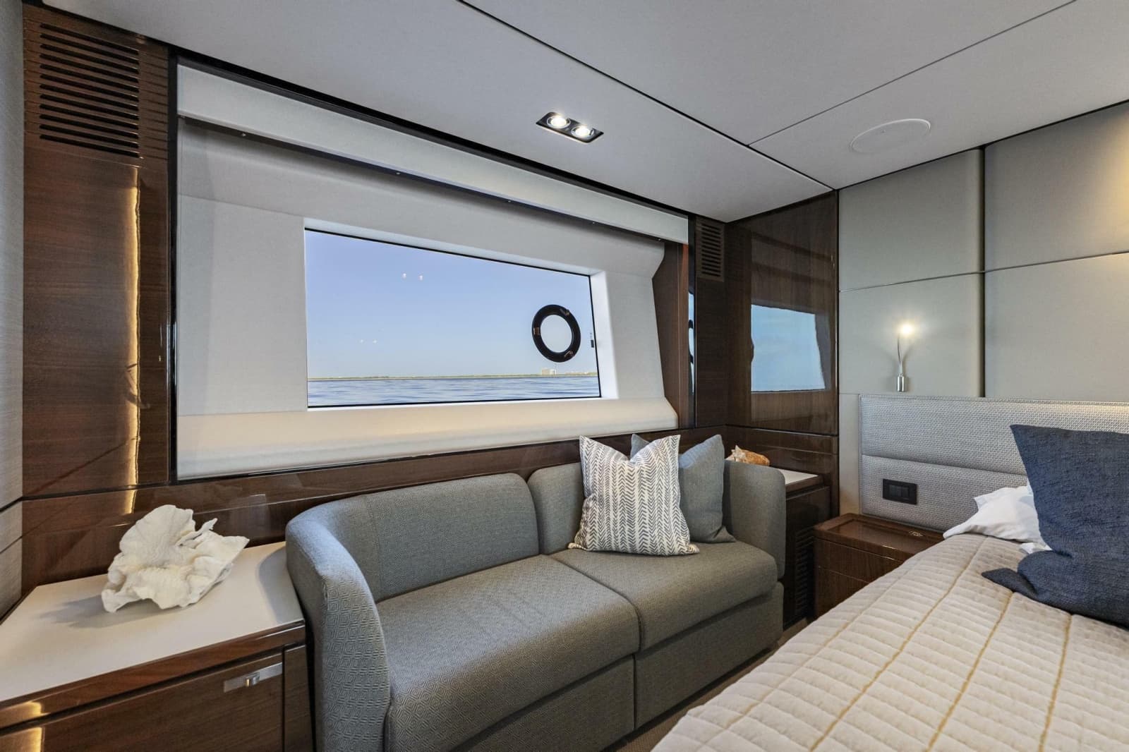 2018 Princess Y75 - Photo 29