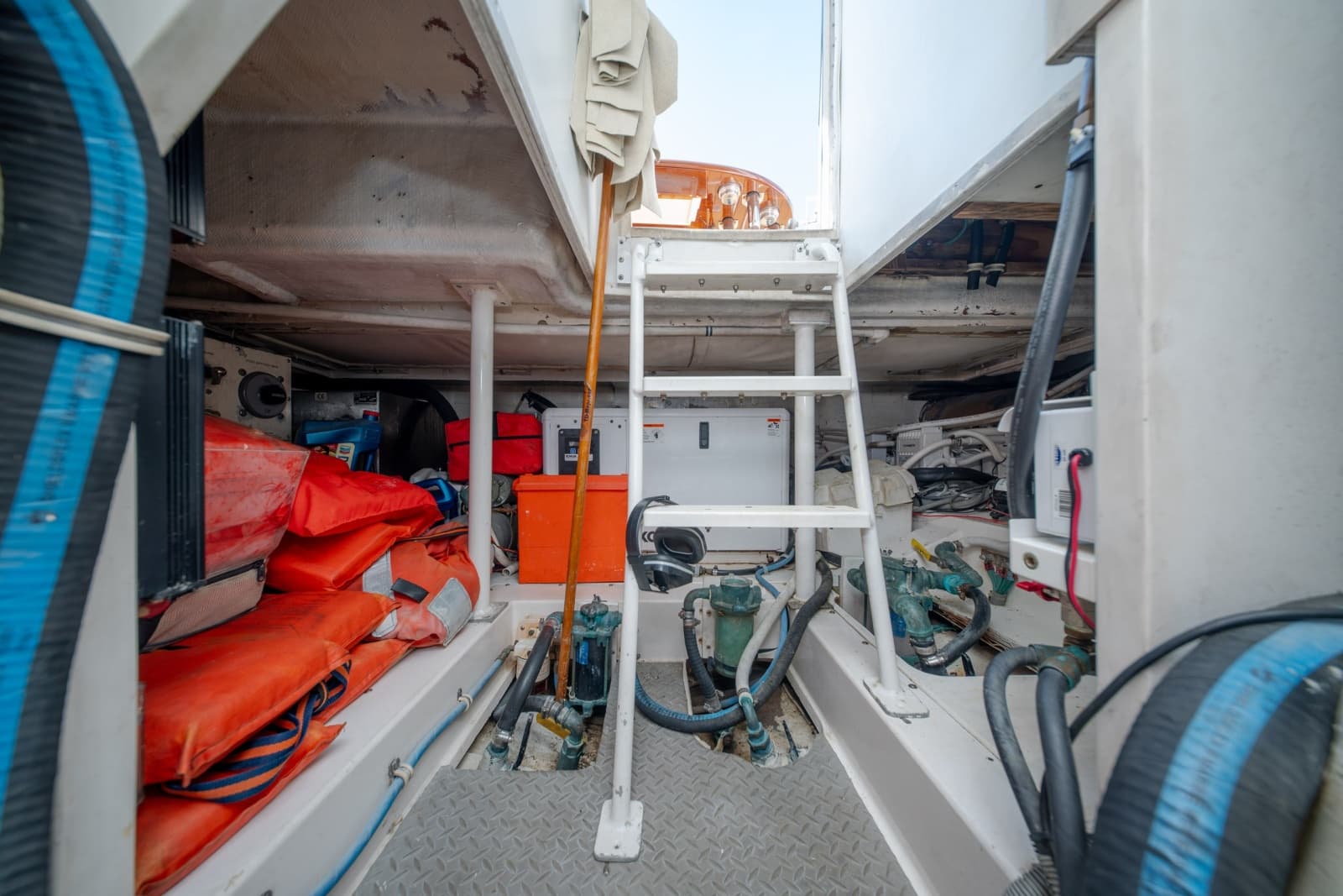 2003 Bertram 390 Convertible - Photo 9