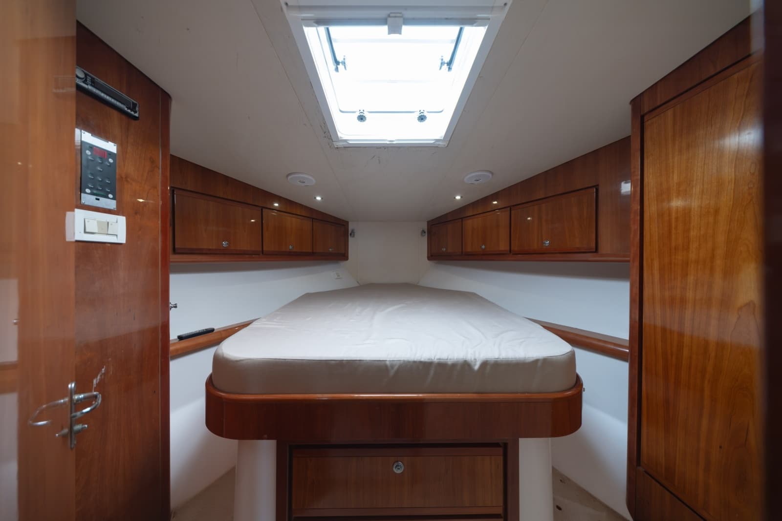 2003 Bertram 390 Convertible - Photo 14