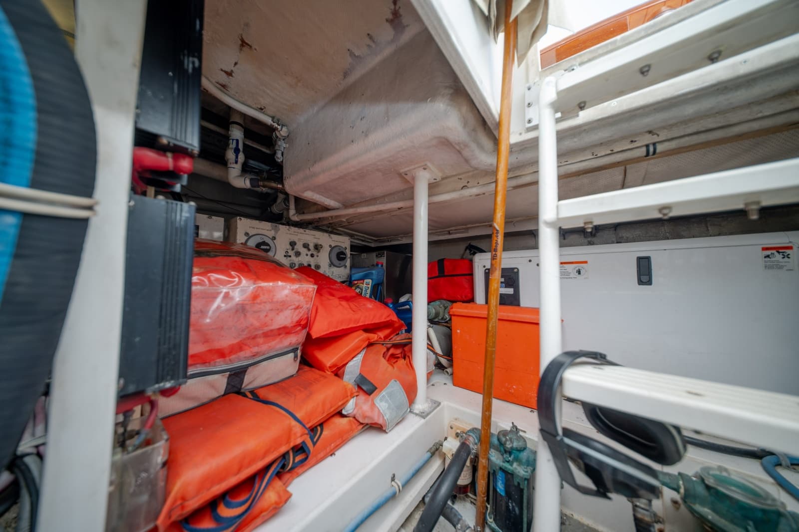 2003 Bertram 390 Convertible - Photo 10