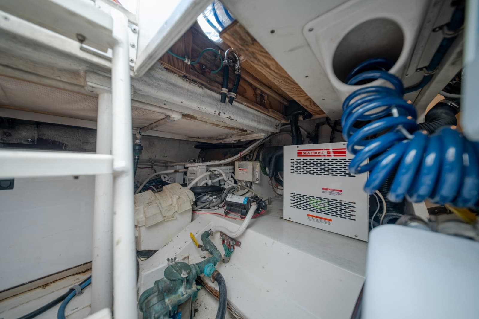 2003 Bertram 390 Convertible - Photo 11