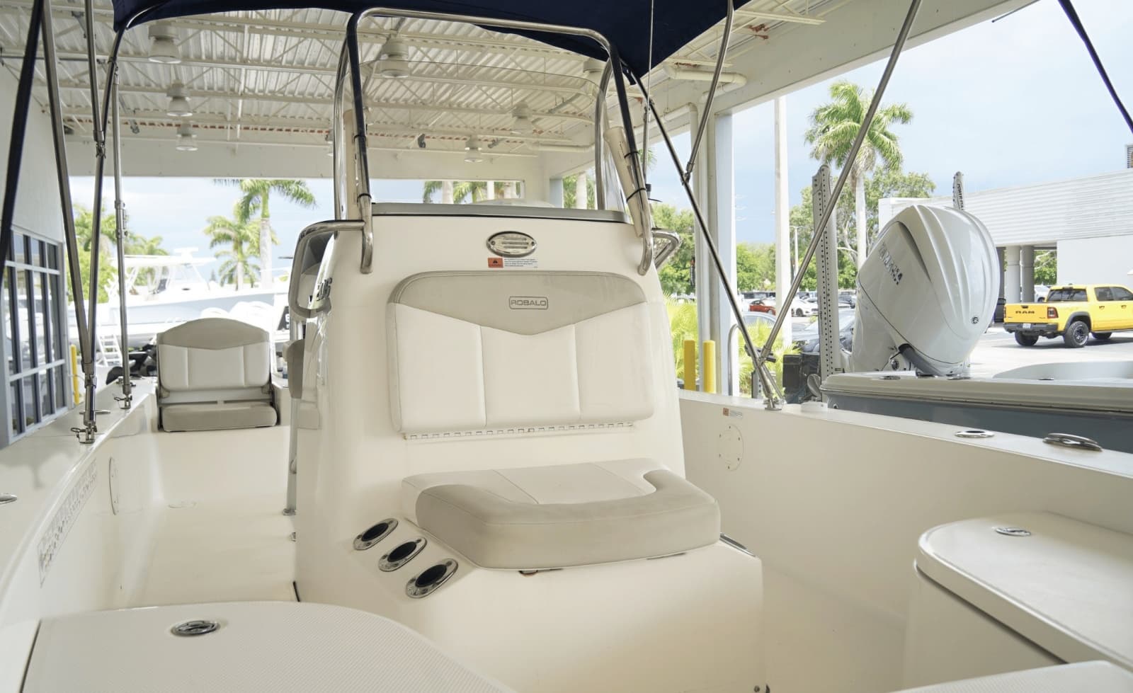 2014 Robalo Cayman 206 - Photo 20