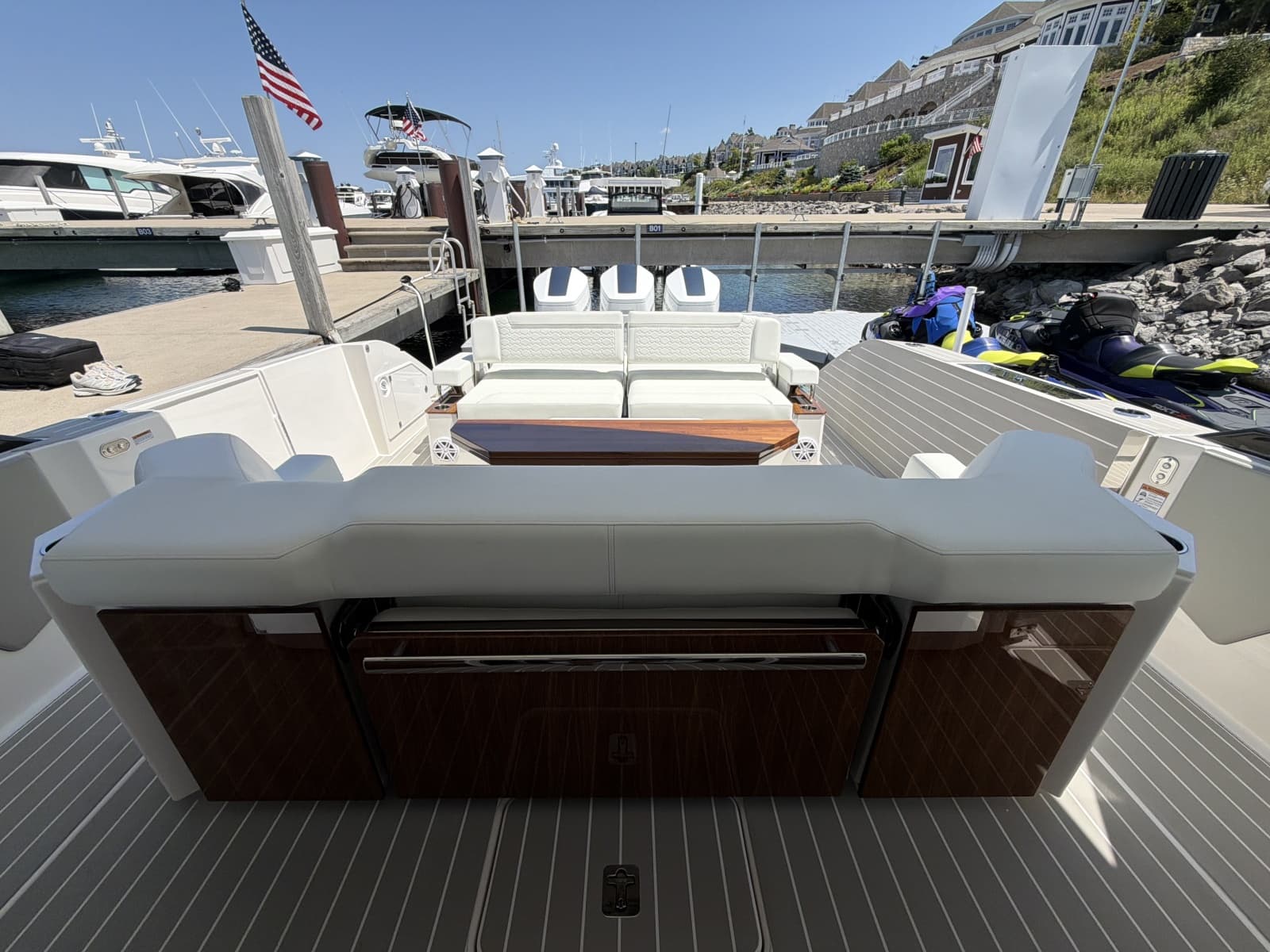 2026 Tiara Yachts 48 LS - Photo 16
