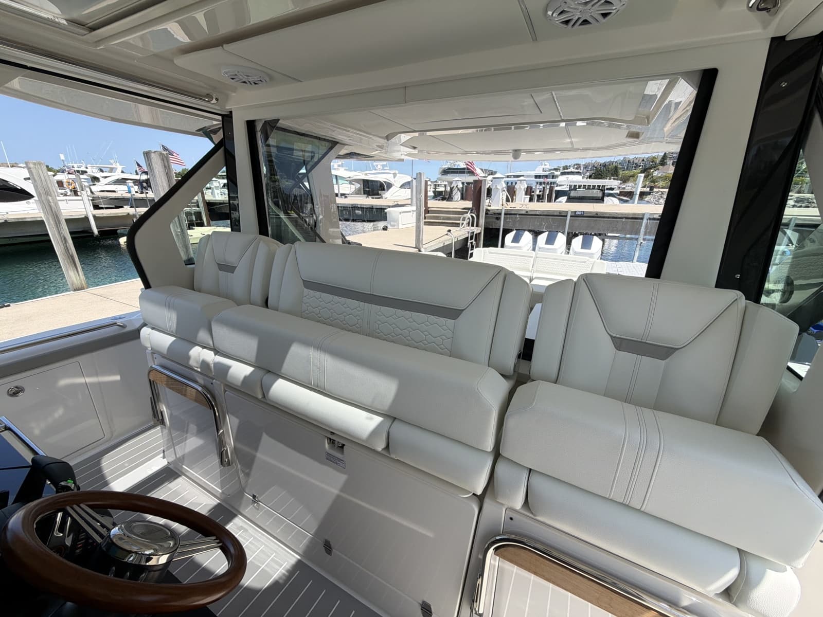 2026 Tiara Yachts 48 LS - Photo 12