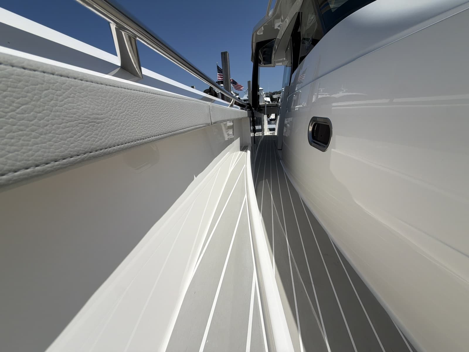 2026 Tiara Yachts 48 LS - Photo 6