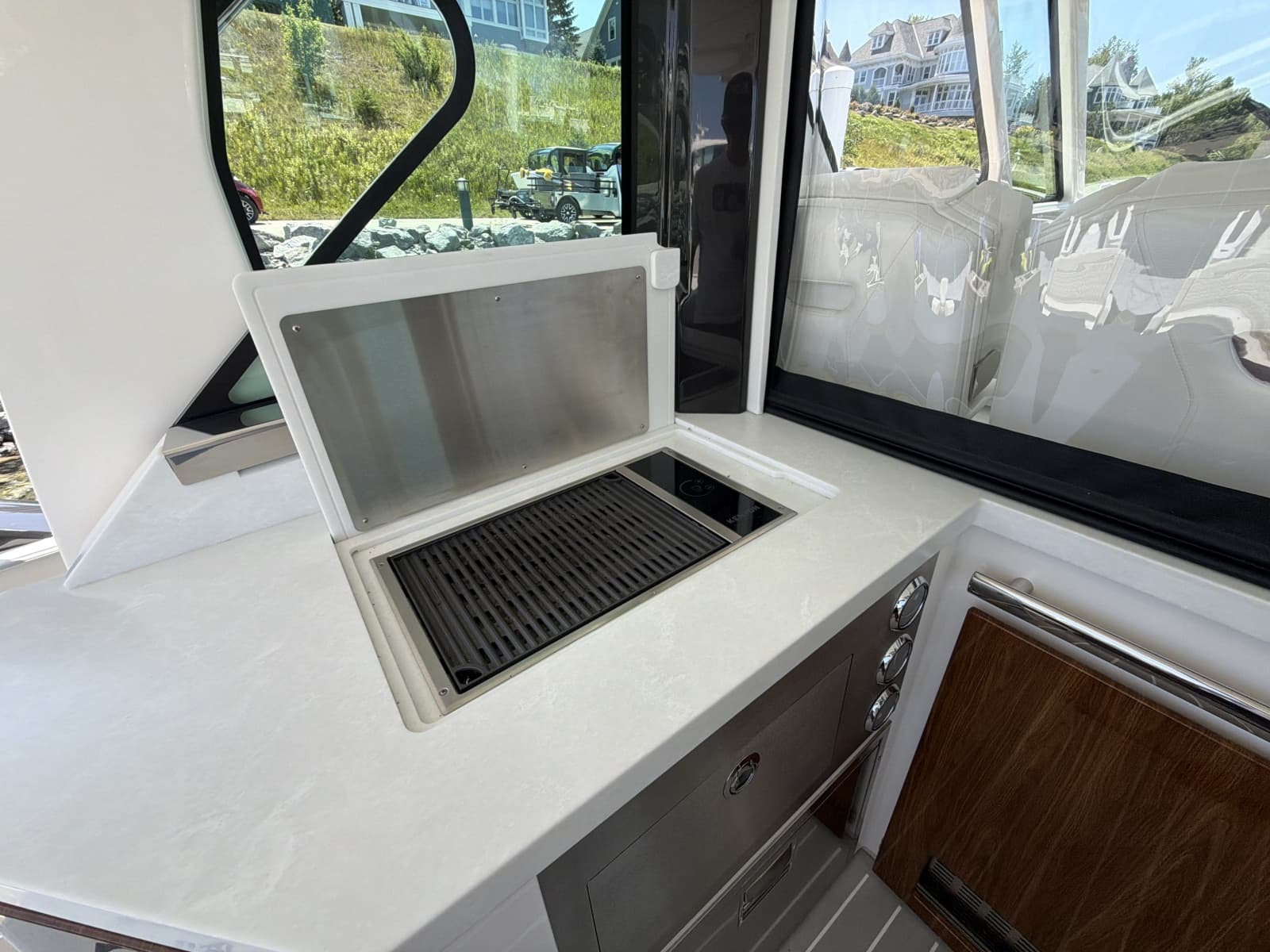 2026 Tiara Yachts 48 LS - Photo 27