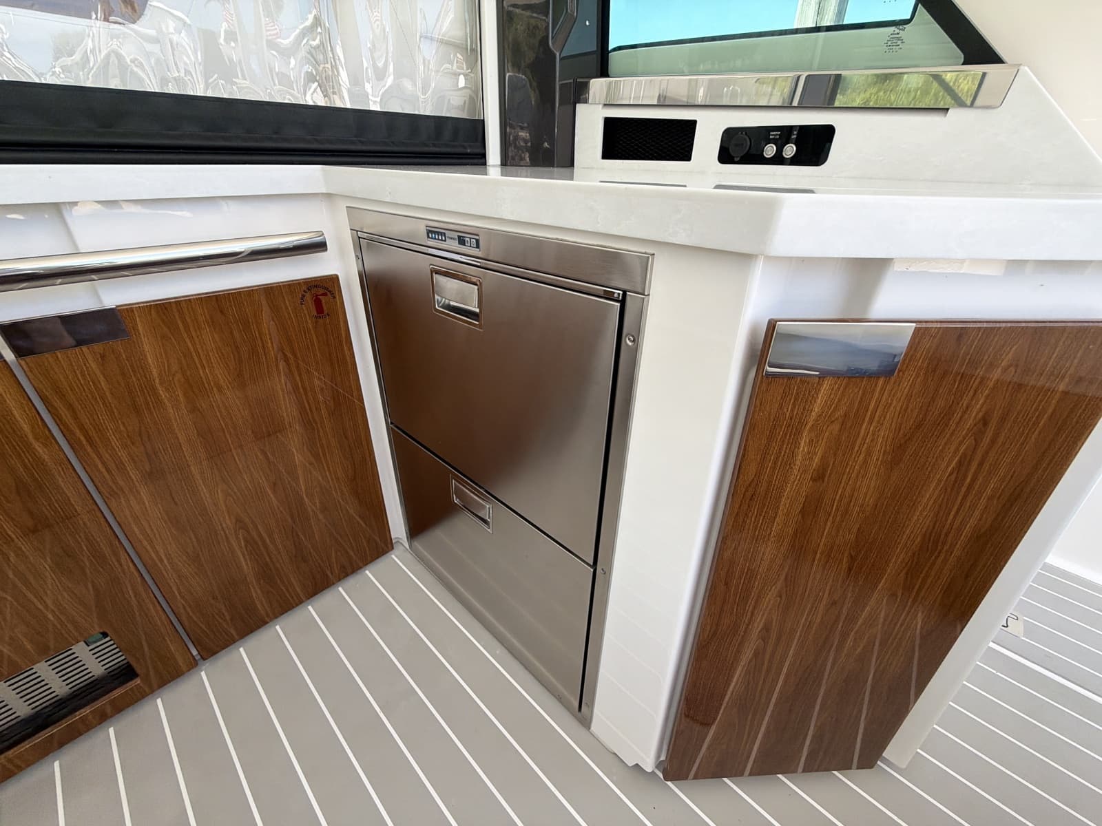 2026 Tiara Yachts 48 LS - Photo 26