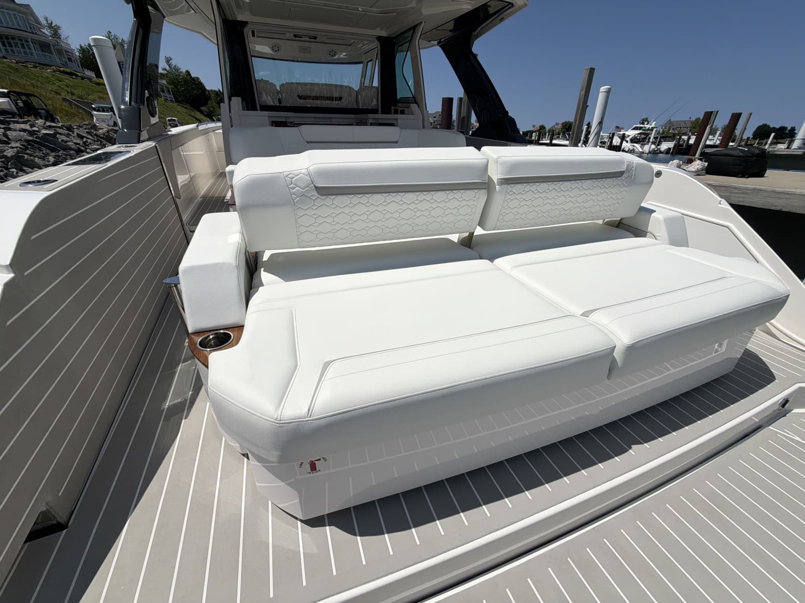 2026 Tiara Yachts 48 LS - Photo 21
