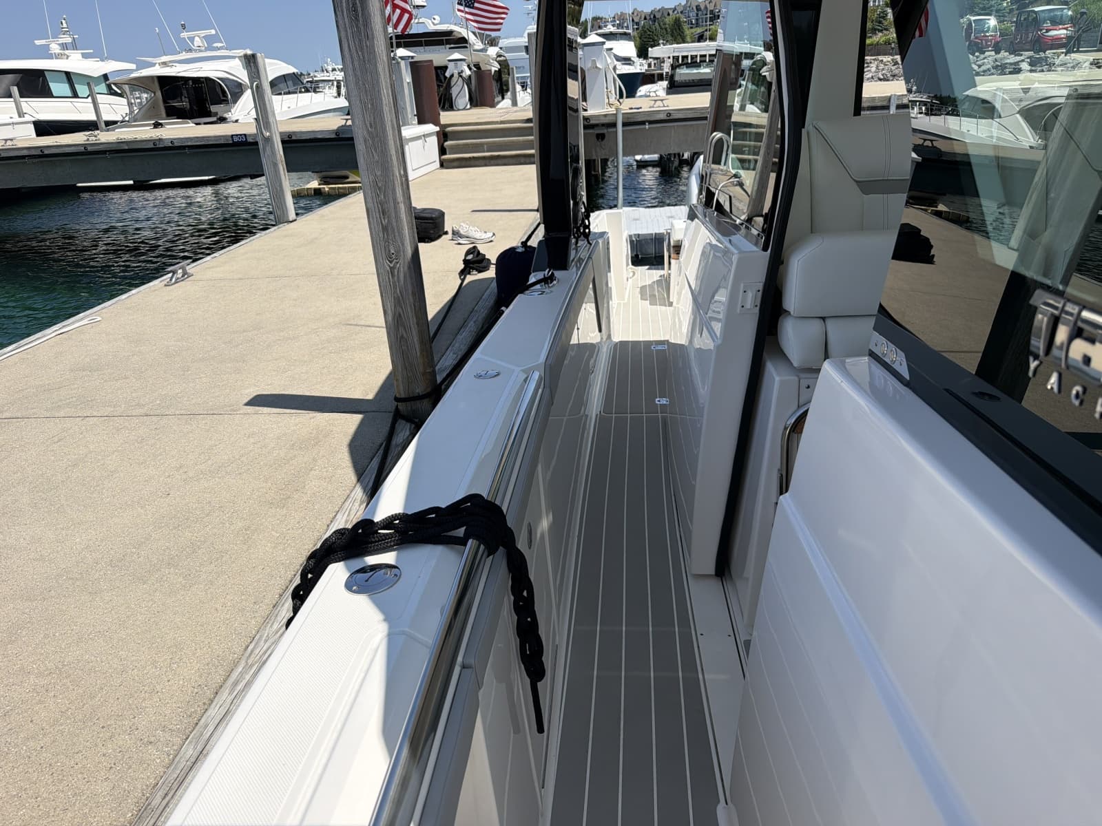 2026 Tiara Yachts 48 LS - Photo 9