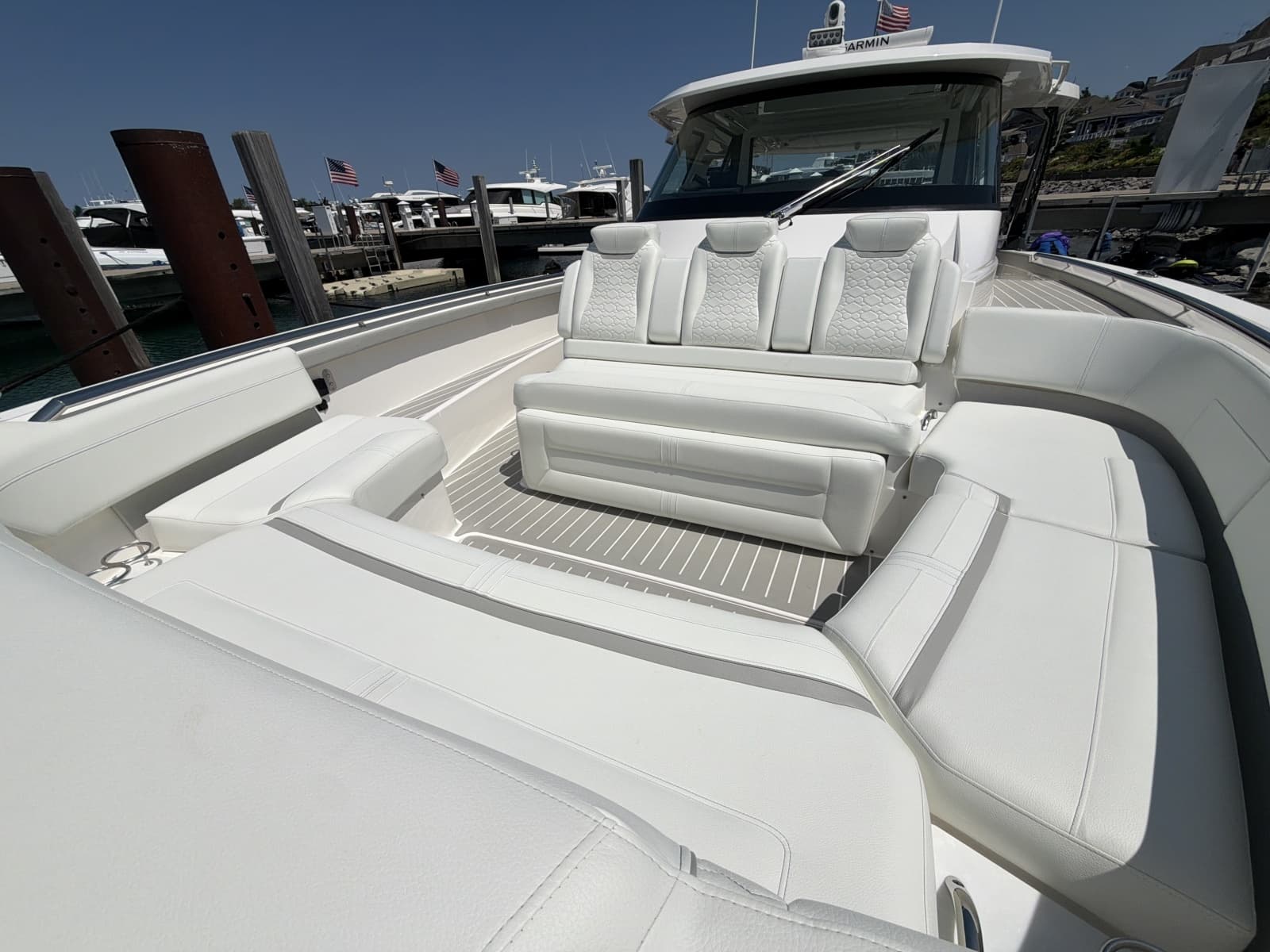 2026 Tiara Yachts 48 LS - Photo 7