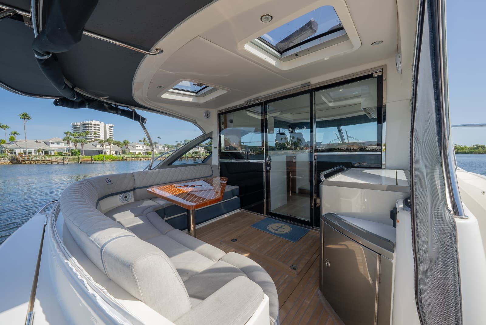 2024 Riviera 4600 - Photo 3