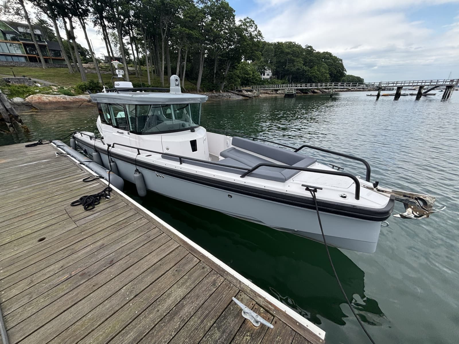 2021 Axopar 28 Cabin - Photo 2
