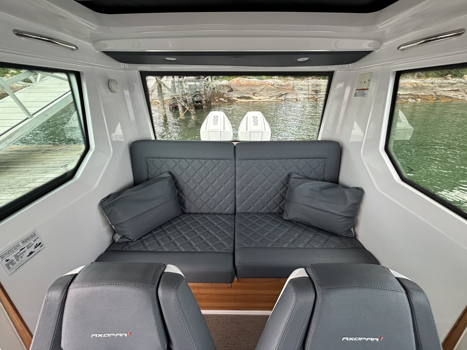 2021 Axopar 28 Cabin - Photo 12
