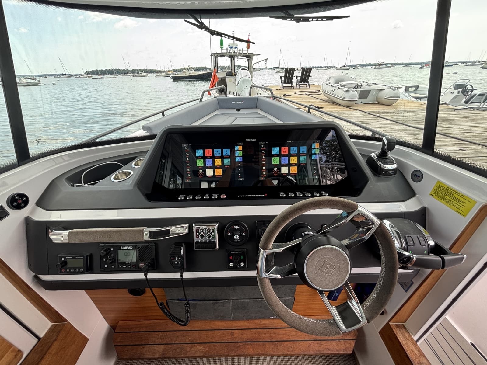 2021 Axopar 28 Cabin - Photo 17