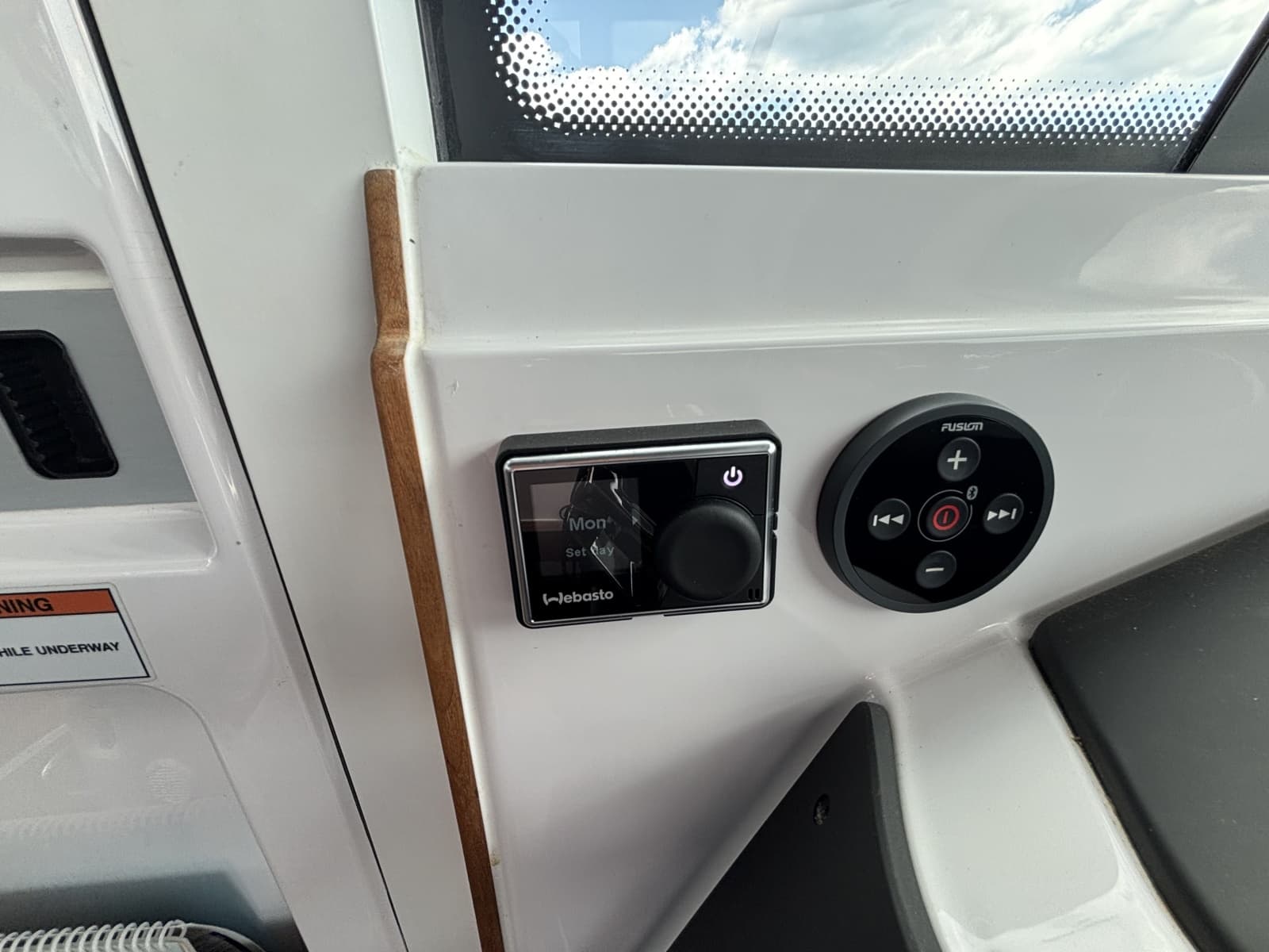 2021 Axopar 28 Cabin - Photo 20