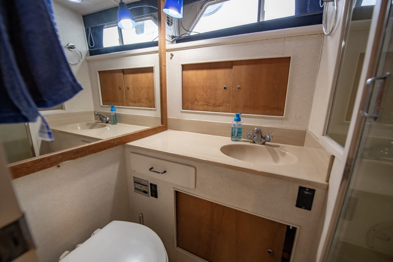 1988 Tollycraft 44 Cockpit M.Y. - Photo 31