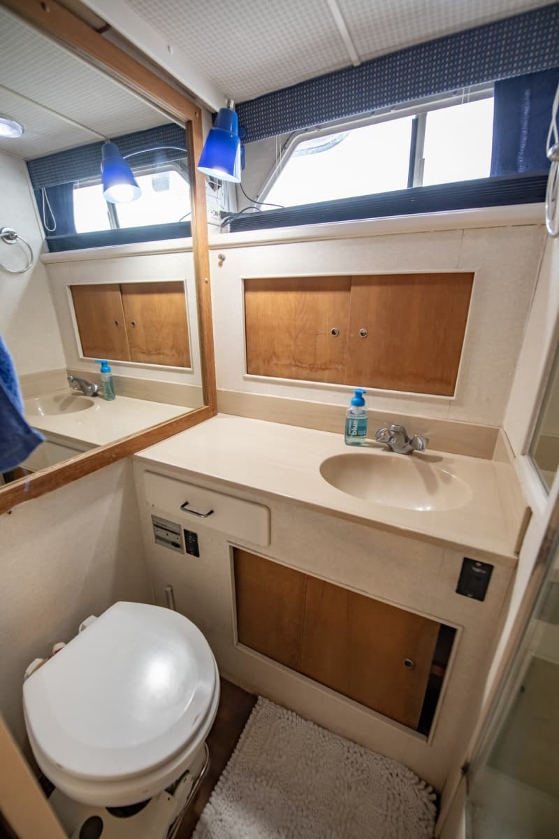1988 Tollycraft 44 Cockpit M.Y. - Photo 30