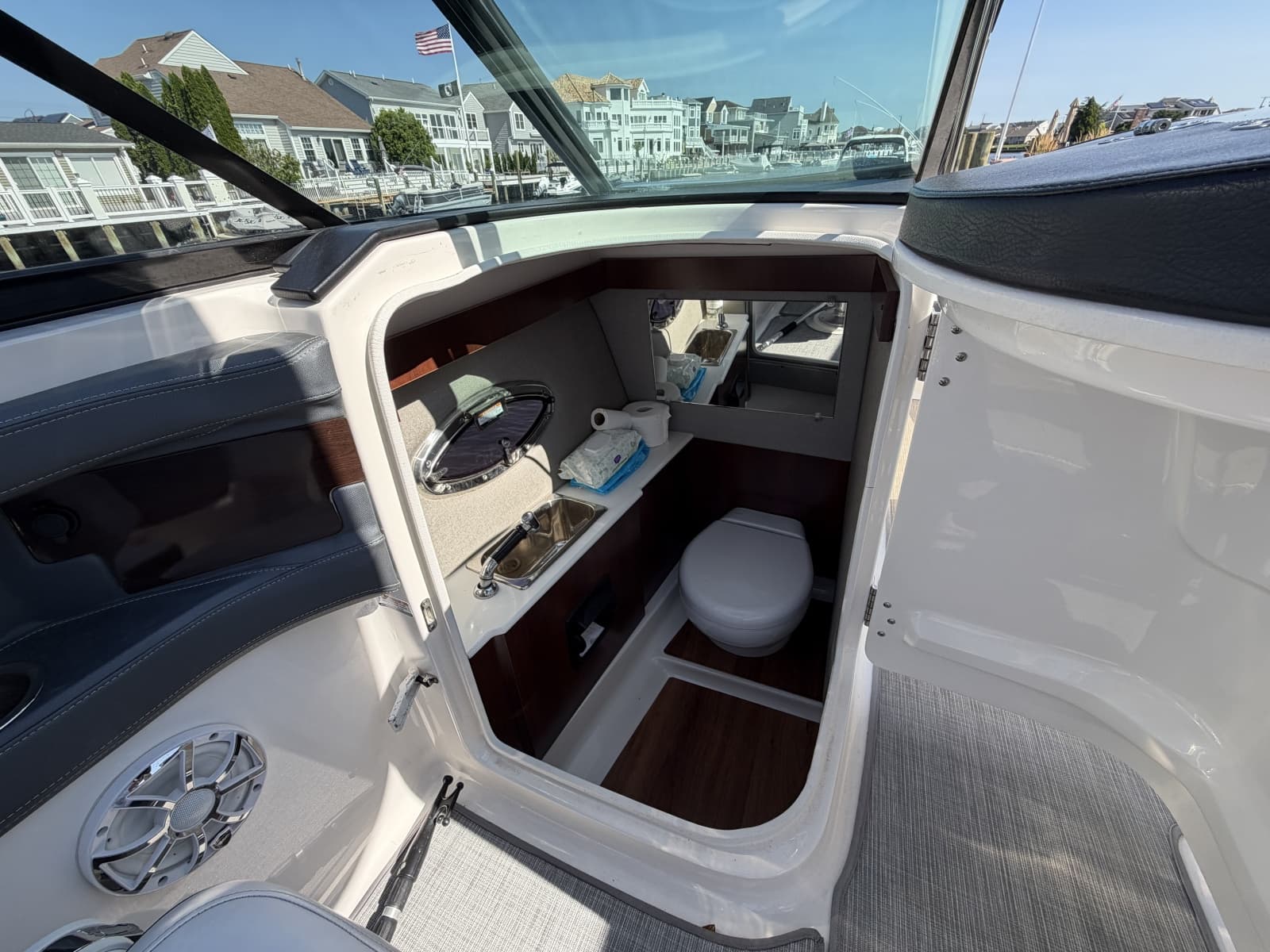 2019 Chaparral 277 SSX - Photo 17
