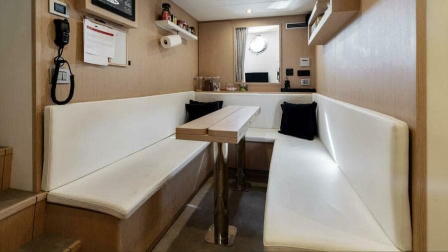 2022 Custom Line Navetta 37 - Photo 22