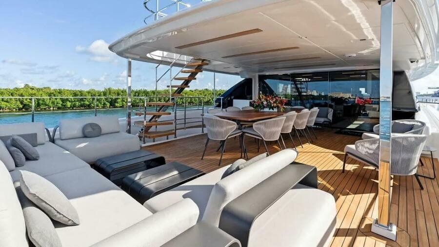 2022 Custom Line Navetta 37 - Photo 6