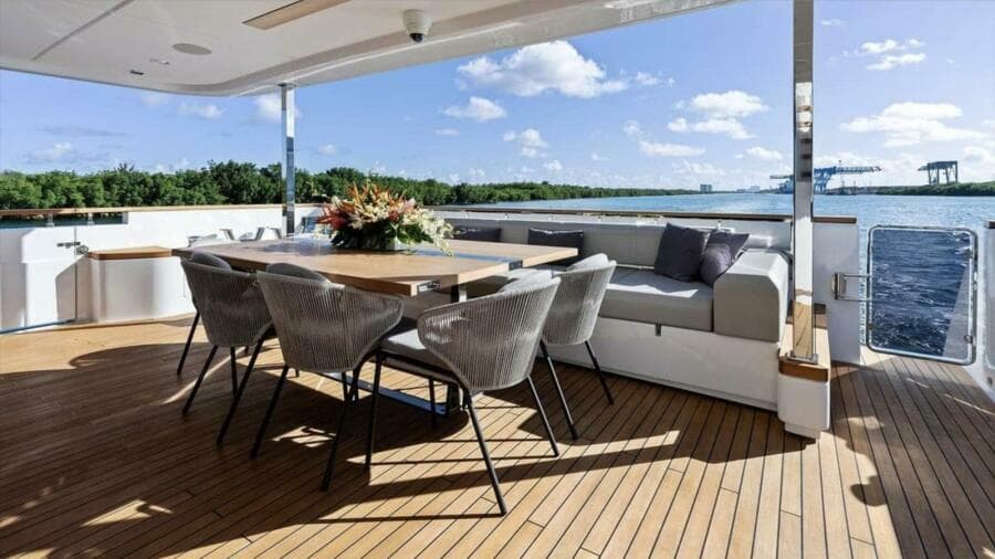 2022 Custom Line Navetta 37 - Photo 7