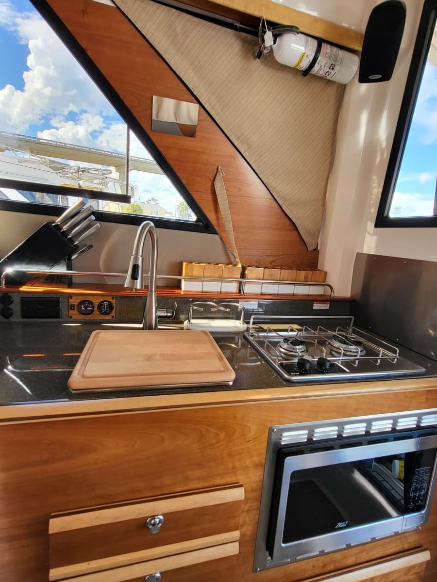 2023 Cutwater C-288 Coupe - Photo 14