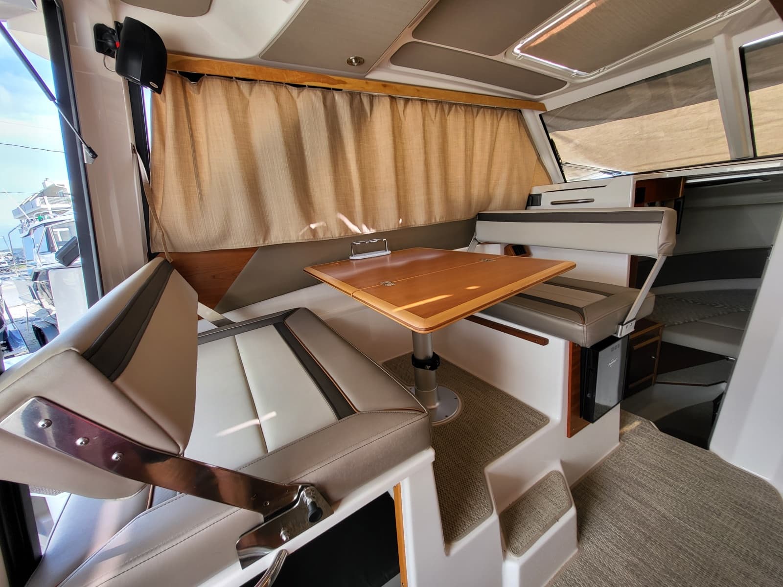 2023 Cutwater C-288 Coupe - Photo 10