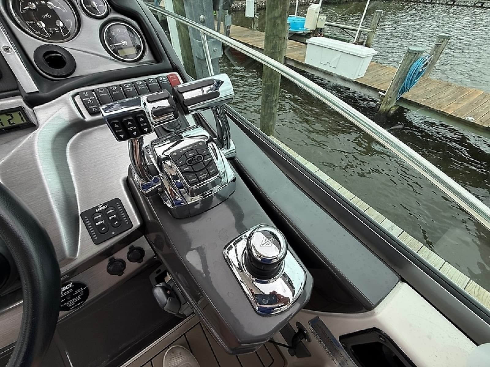 2013 Monterey 340 Sport Yacht - Photo 24