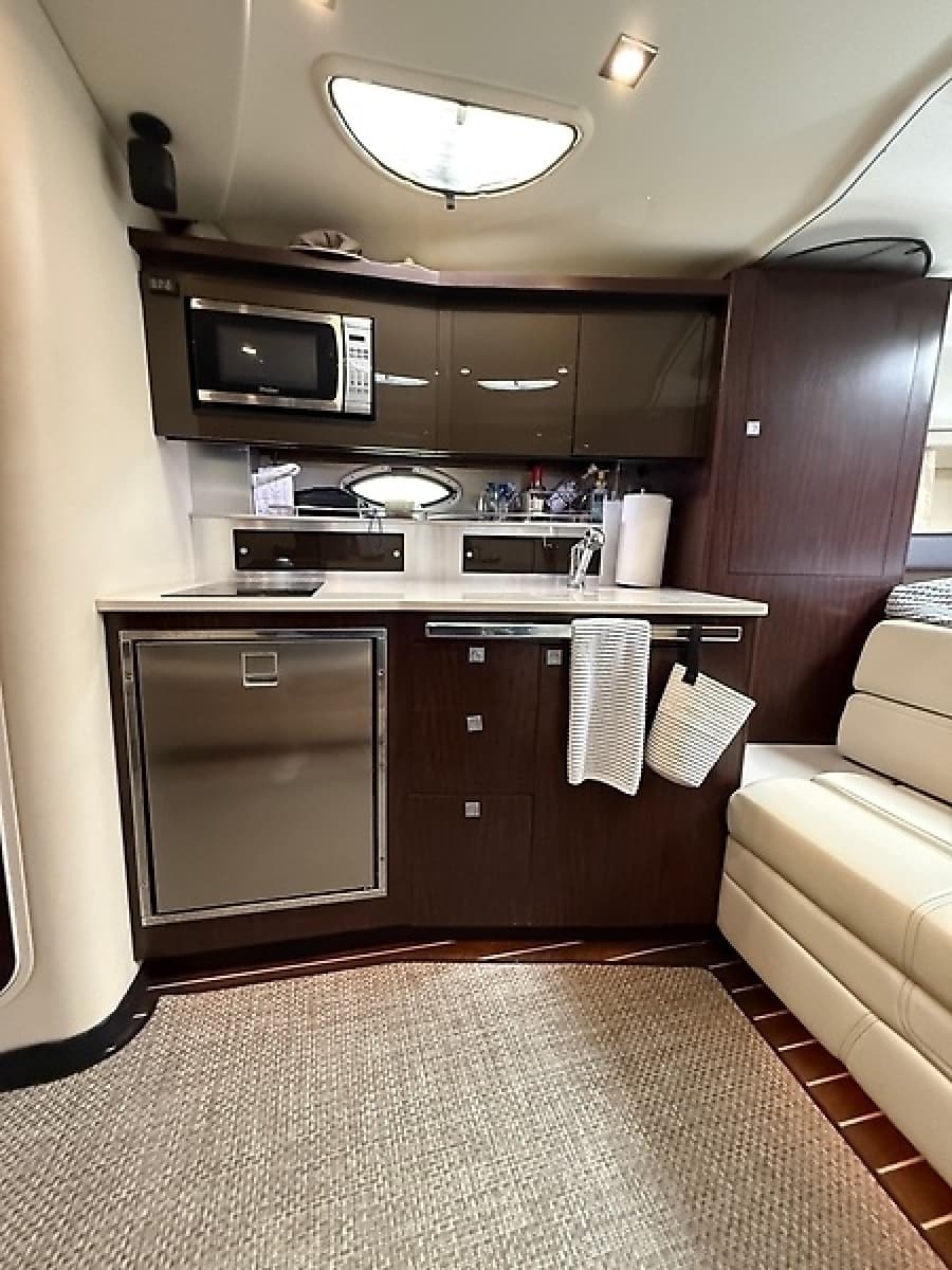 2013 Monterey 340 Sport Yacht - Photo 39