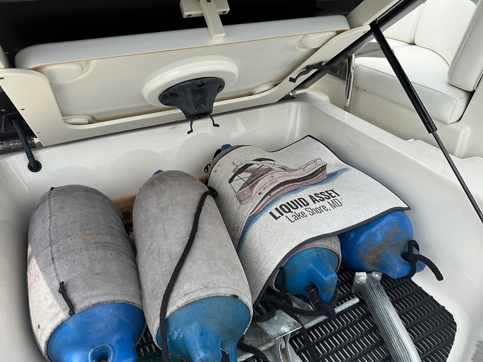 2013 Monterey 340 Sport Yacht - Photo 49