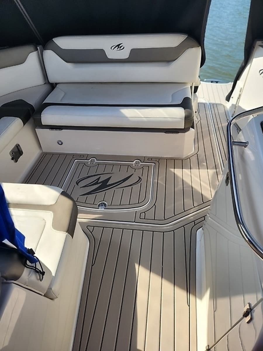 2013 Monterey 340 Sport Yacht - Photo 9