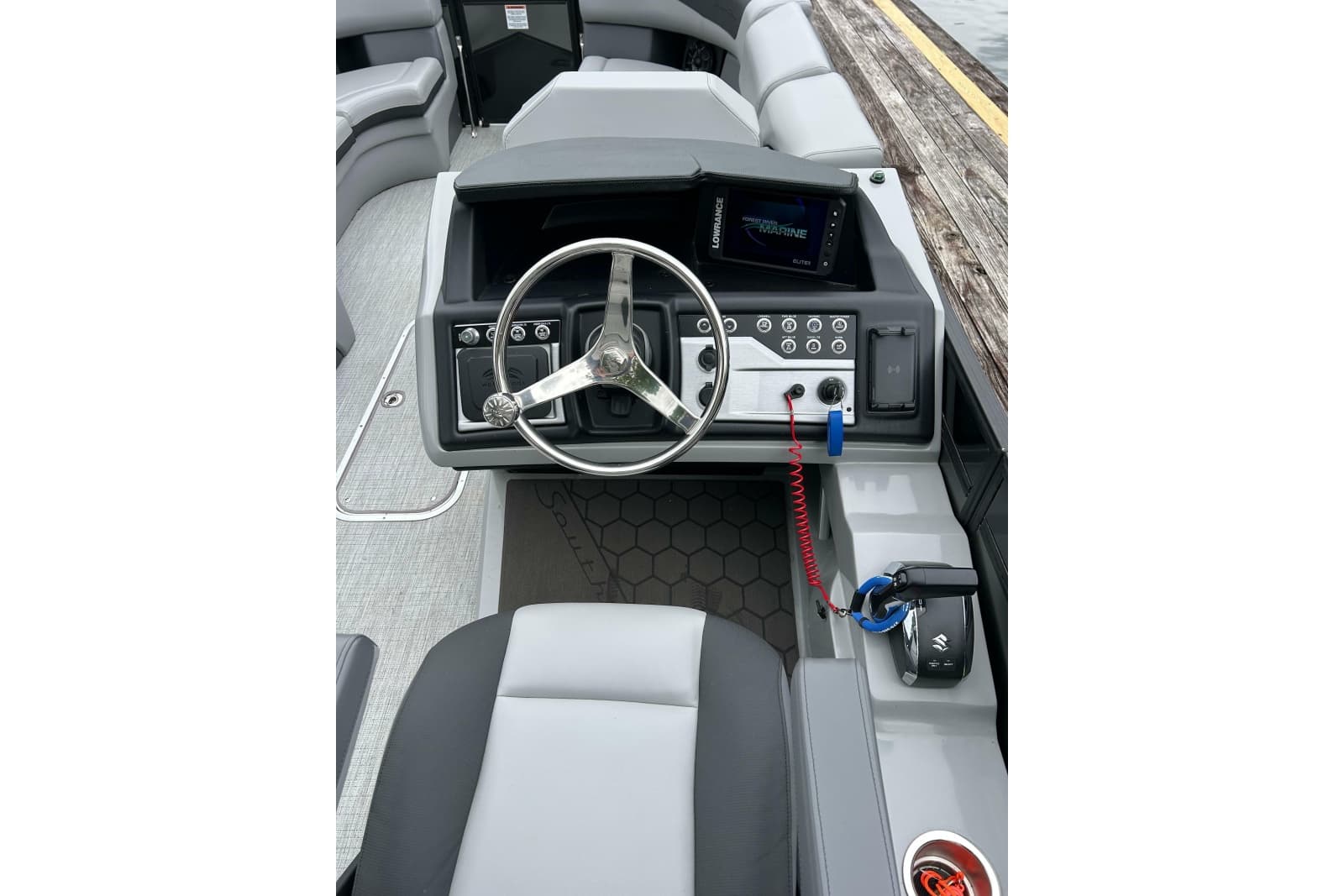 2025 South Bay 525 Tritoon - Photo 19