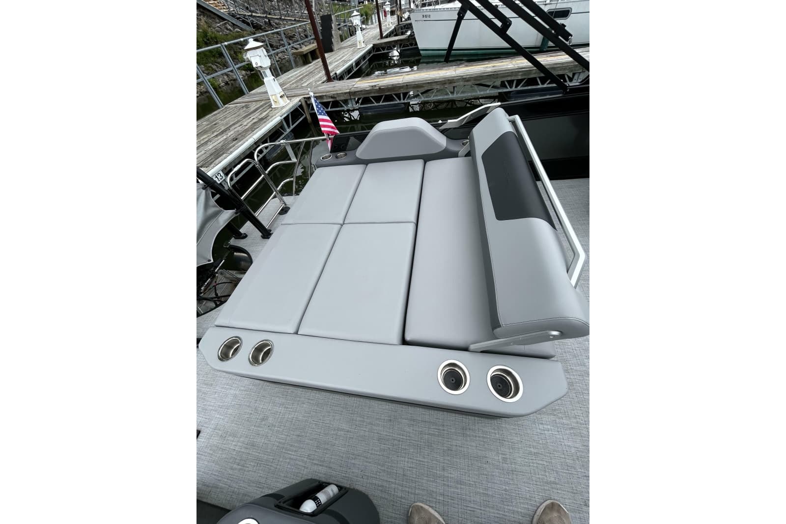 2025 South Bay 525 Tritoon - Photo 31