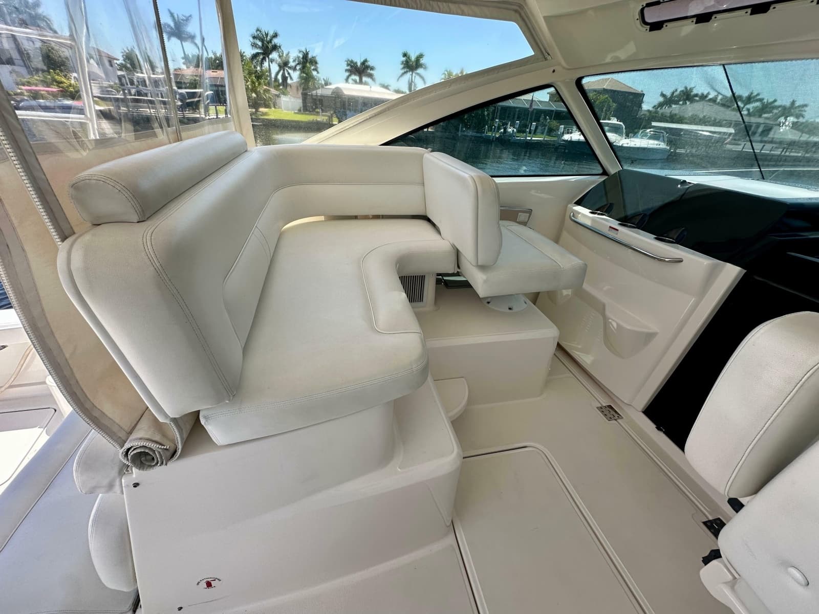 2018 Tiara Yachts 4300 Open - Photo 19