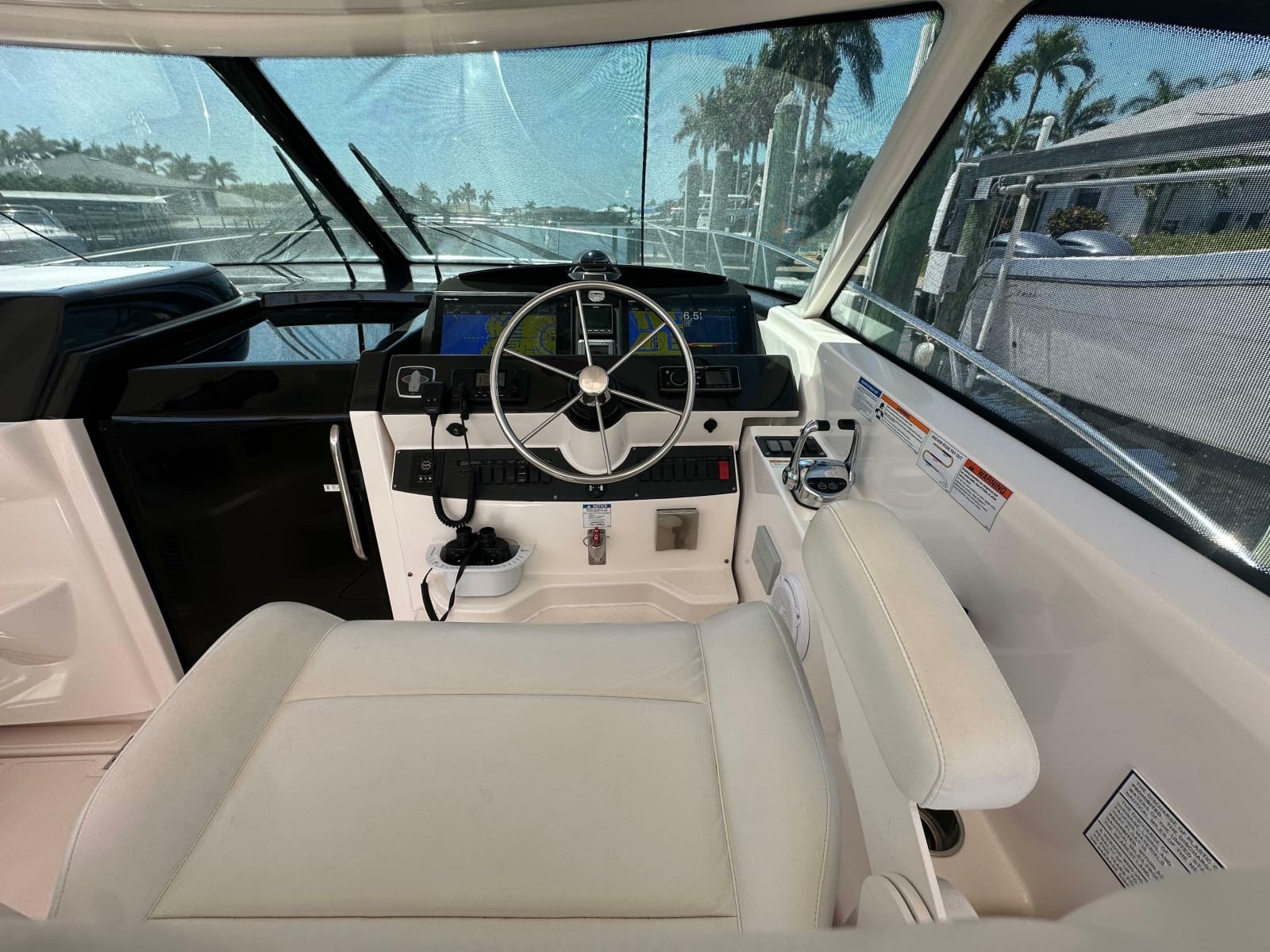2018 Tiara Yachts 4300 Open - Photo 17
