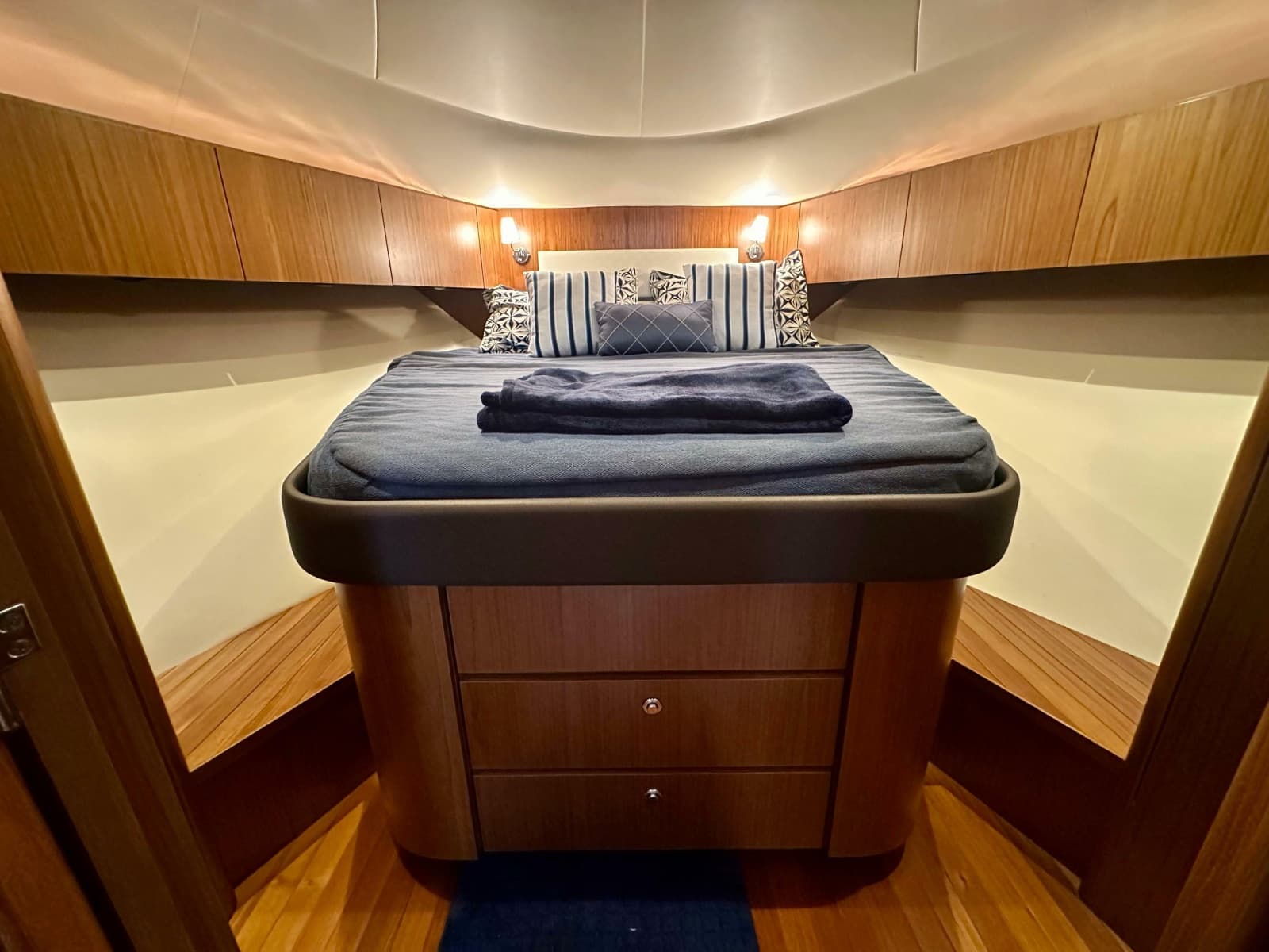 2018 Tiara Yachts 4300 Open - Photo 33