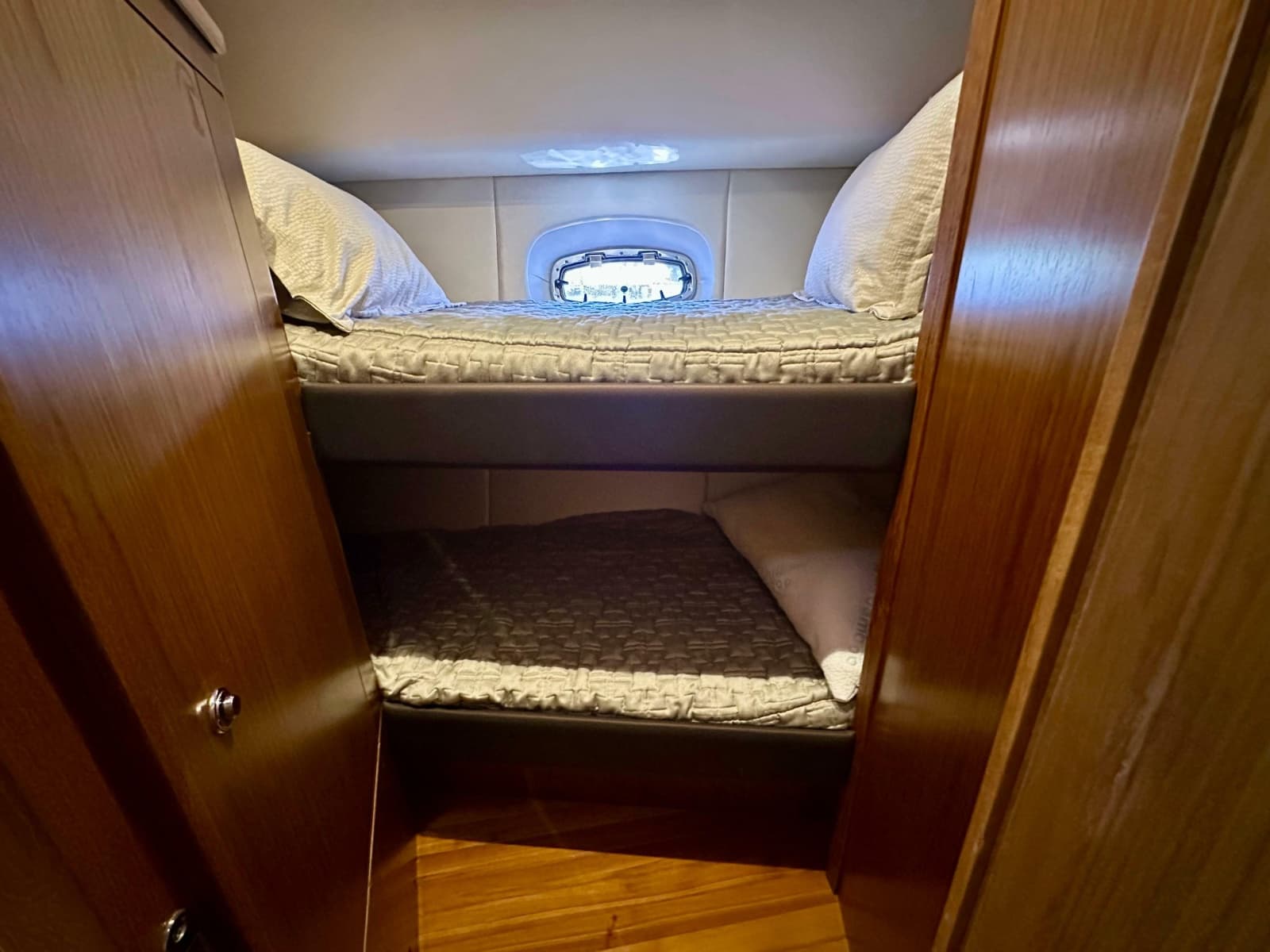 2018 Tiara Yachts 4300 Open - Photo 32