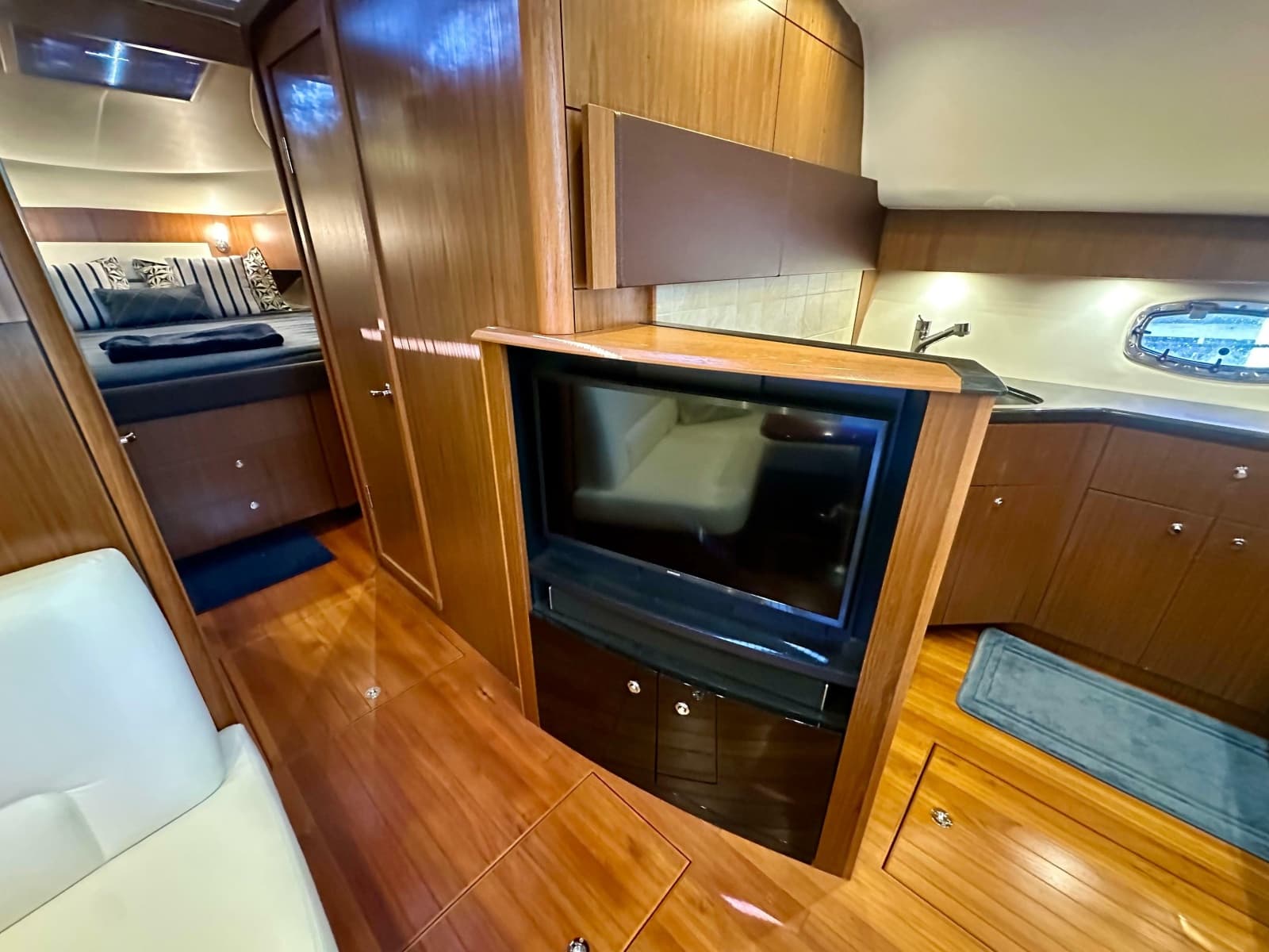 2018 Tiara Yachts 4300 Open - Photo 29