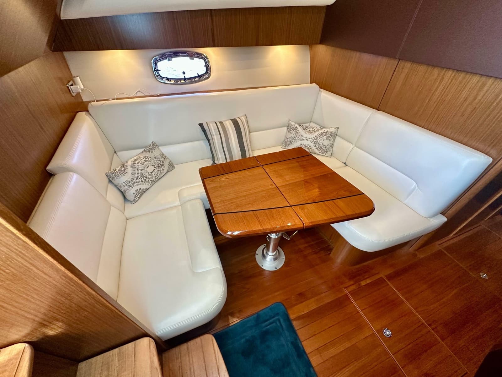 2018 Tiara Yachts 4300 Open - Photo 24