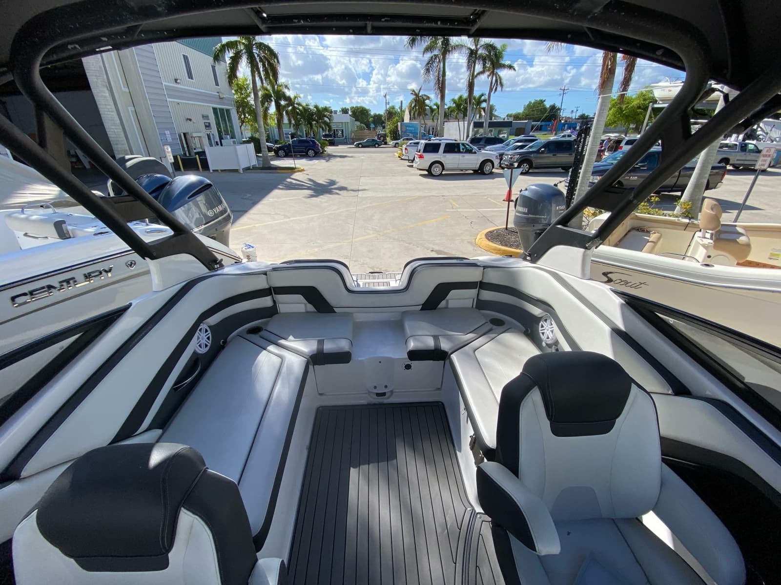 2018 Yamaha Boats 242 Limited S - Photo 8