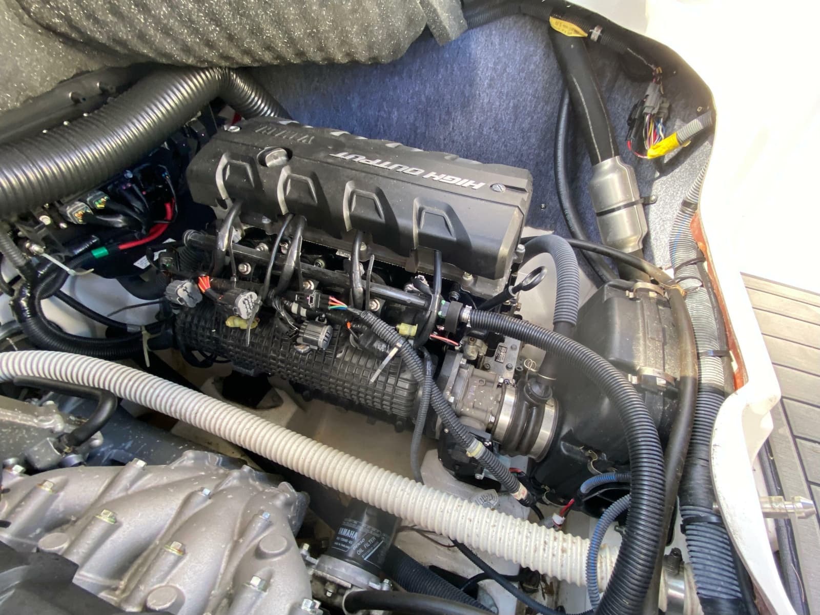 2018 Yamaha Boats 242 Limited S - Photo 16