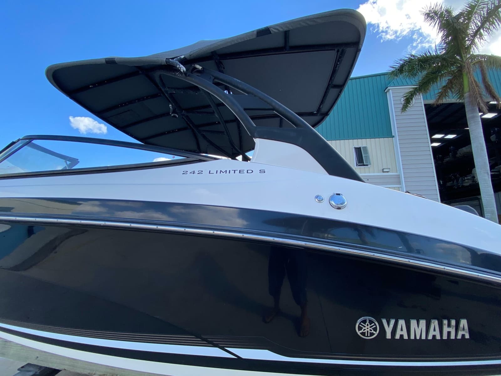 2018 Yamaha Boats 242 Limited S - Photo 5