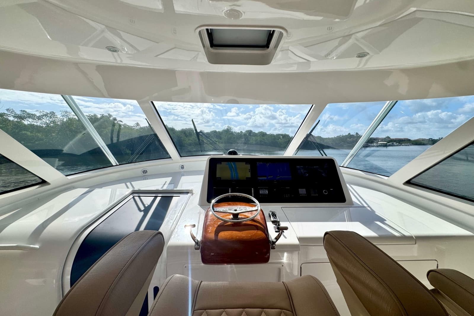 2017 Viking 52 Sport Tower - Photo 40