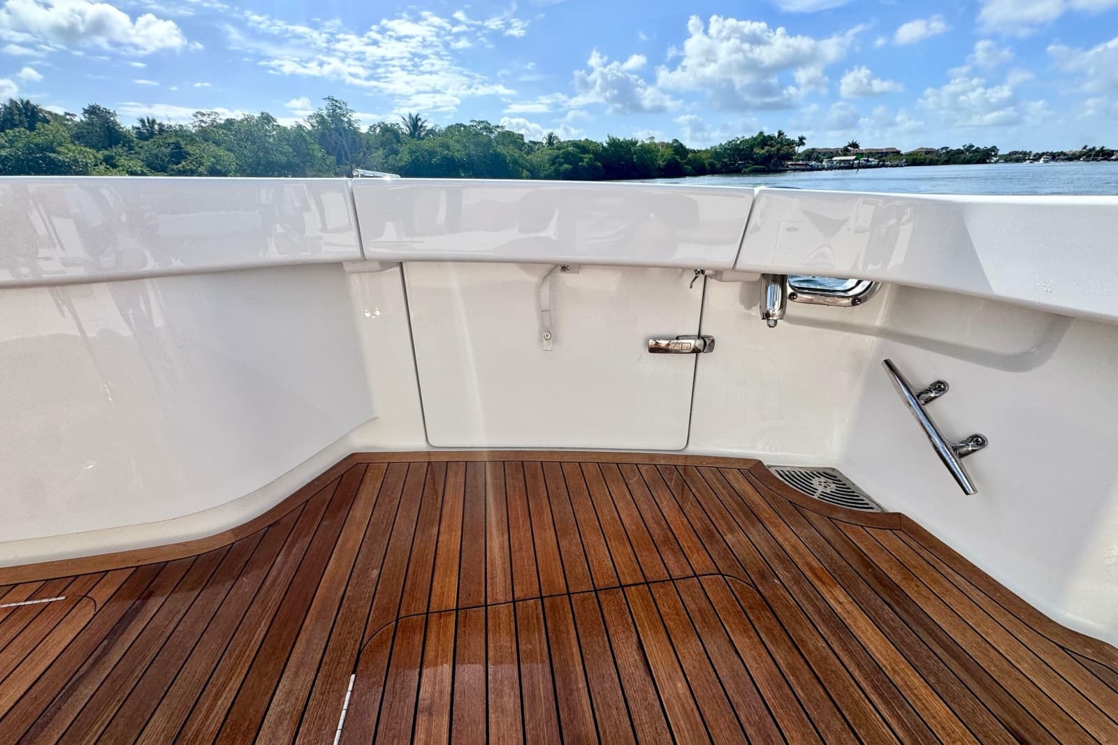 2017 Viking 52 Sport Tower - Photo 17