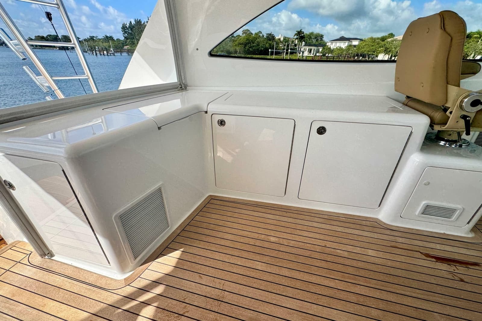 2017 Viking 52 Sport Tower - Photo 29